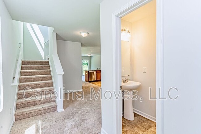Building Photo - 250 Spirit Dr