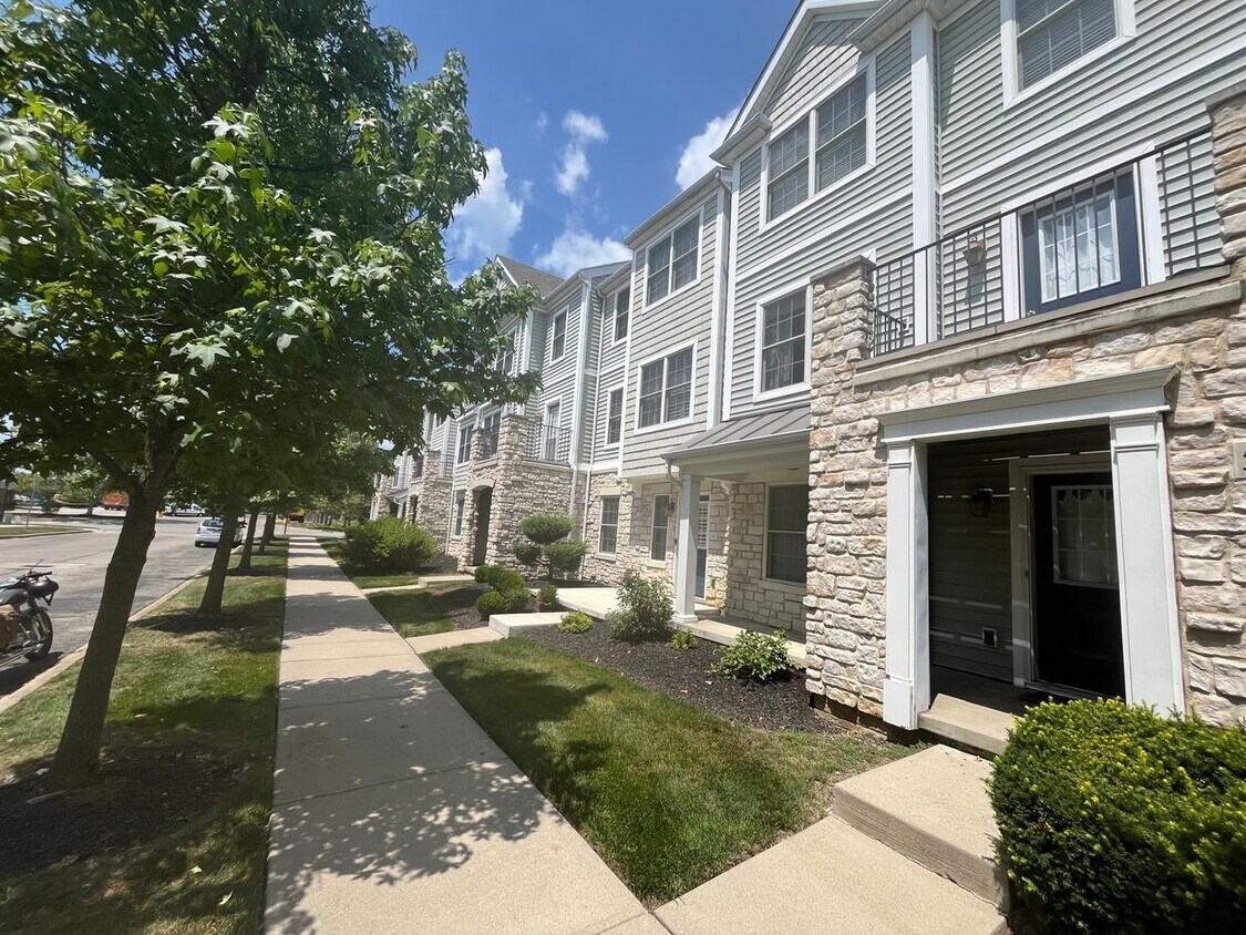 Foto principal - 5932 Winberry Creek Dr