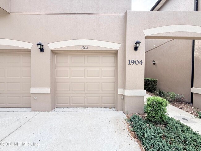 Building Photo - 12301 Kernan Forest Blvd
