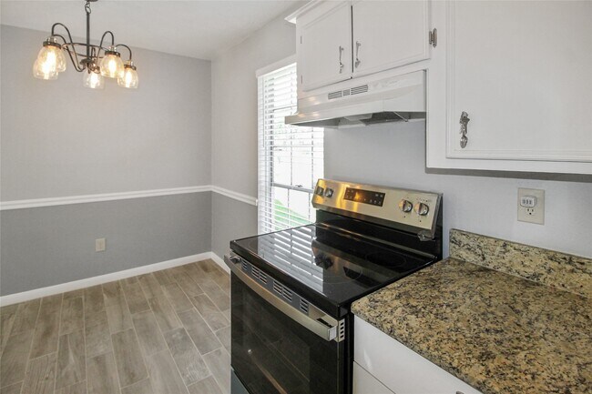 Building Photo - 12702 Gotham Dr
