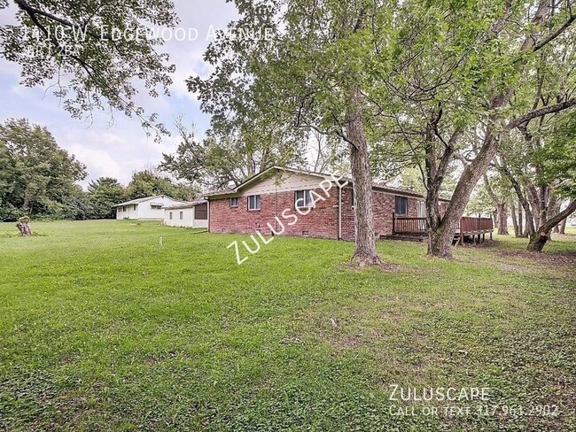 Building Photo - Half Off First Month Rent….Newly Renovated...