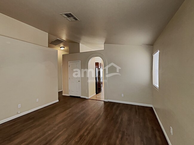 Foto del edificio - 8289 Broward Ln