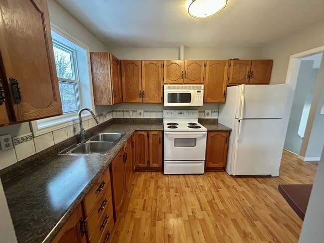 Building Photo - 42 Waterford Heights N