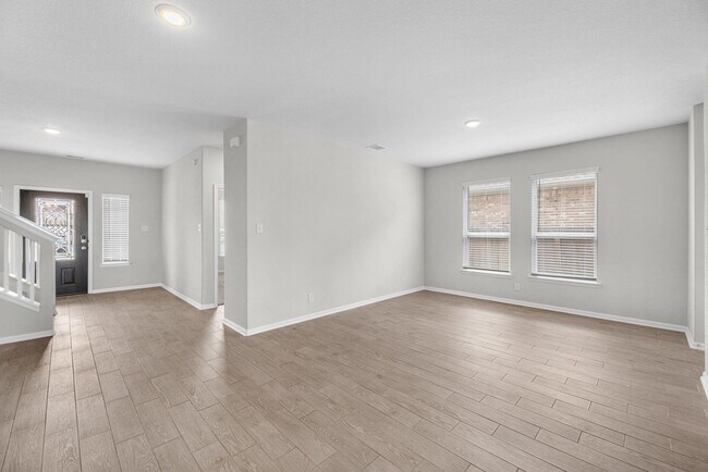 Foto del edificio - 24430 Piney Harbor Ln