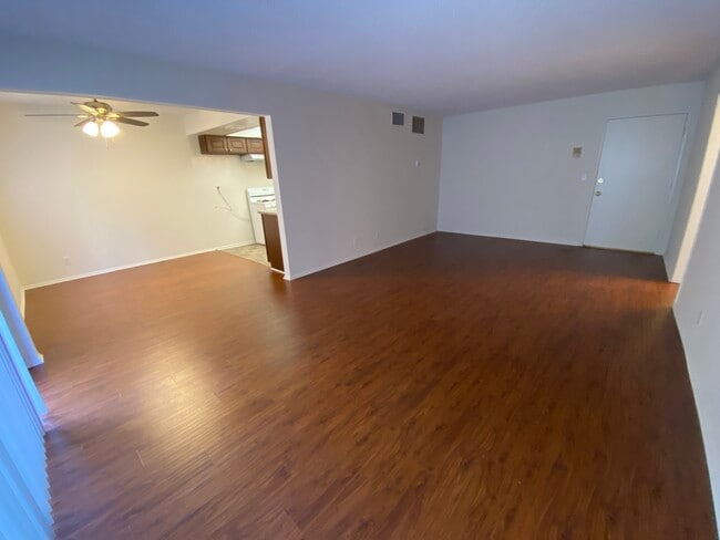 Building Photo - 405 E Dryden St