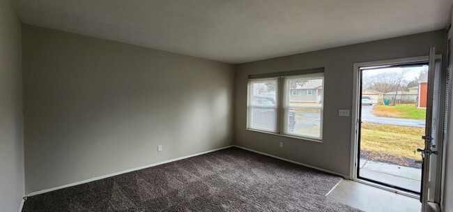 Foto del edificio - Nice, 3 Bedrooms, 1 Bath, Brick Ranch Home...