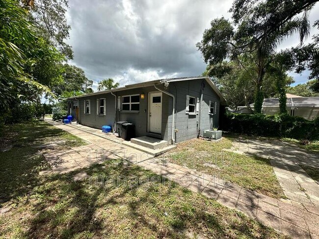 Foto del edificio - 3340 74th Ave N