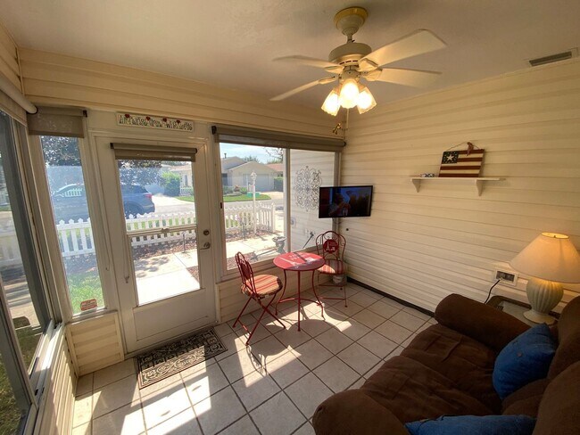 Foto del edificio - Great Location Turnkey Villa In The Village of Belvedere ANNUAL Lease