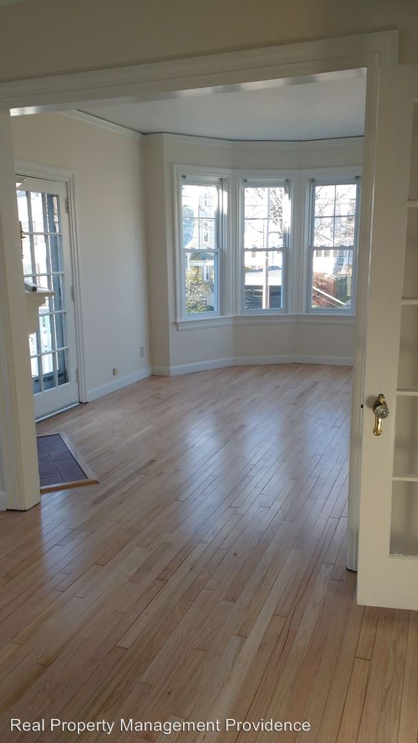Building Photo - 63 Elmgrove Ave