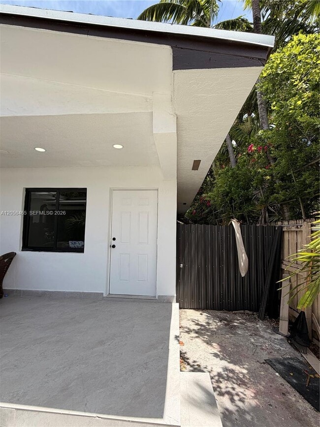 Building Photo - 3115 SW 18th St
