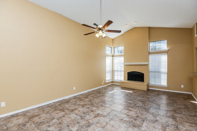 Building Photo - 2733 Forest Creek Dr