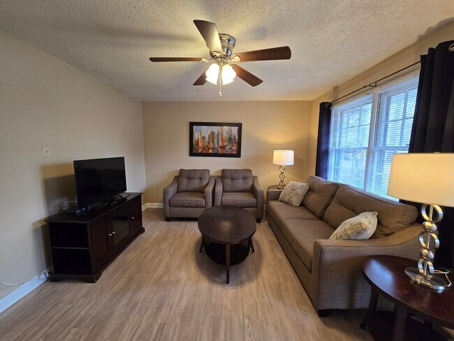 Foto del edificio - 1565 Jefferson Rd