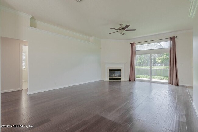 Foto del edificio - 12080 Scarsdale Dr