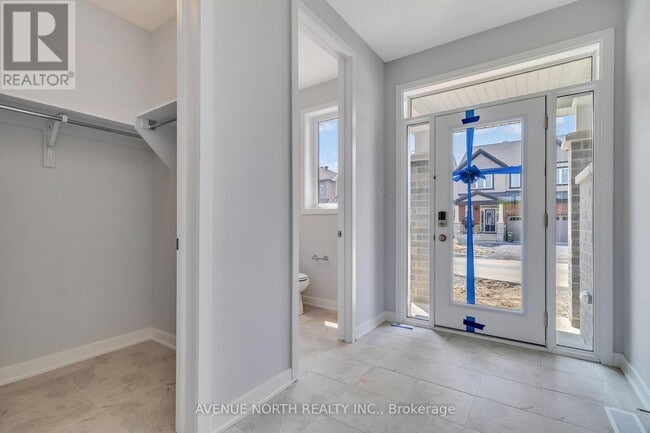 Building Photo - 852 Pearly Everlasting Cres