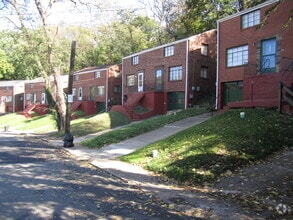 Building Photo - 664 Princeton Blvd