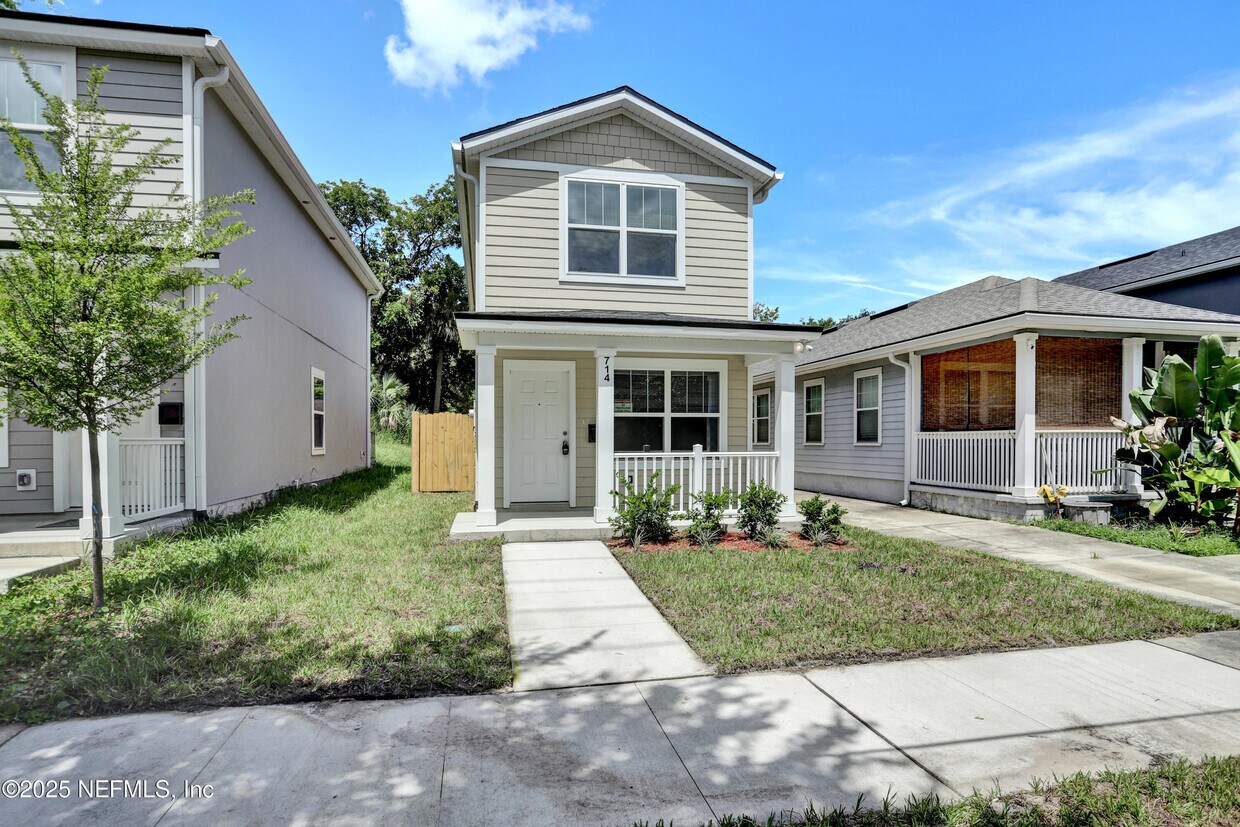 Foto principal - 714 Franklin St