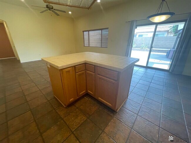 Foto del edificio - 11173 E 26th St