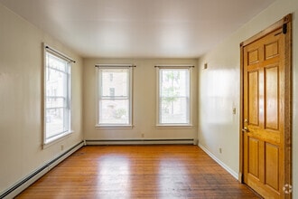 Interior Photo - 669 Potomac Ave