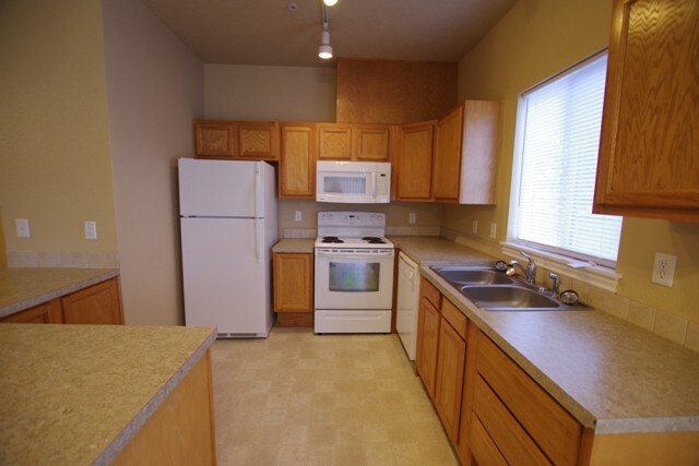 Building Photo - 10151 W Rifleman Dr