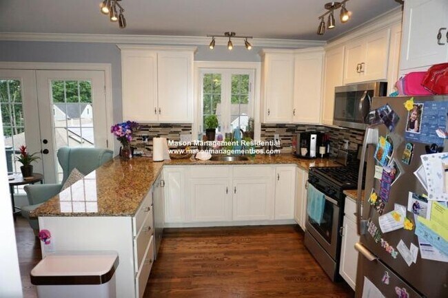 Building Photo - 3 bedroom in Waltham MA 02451