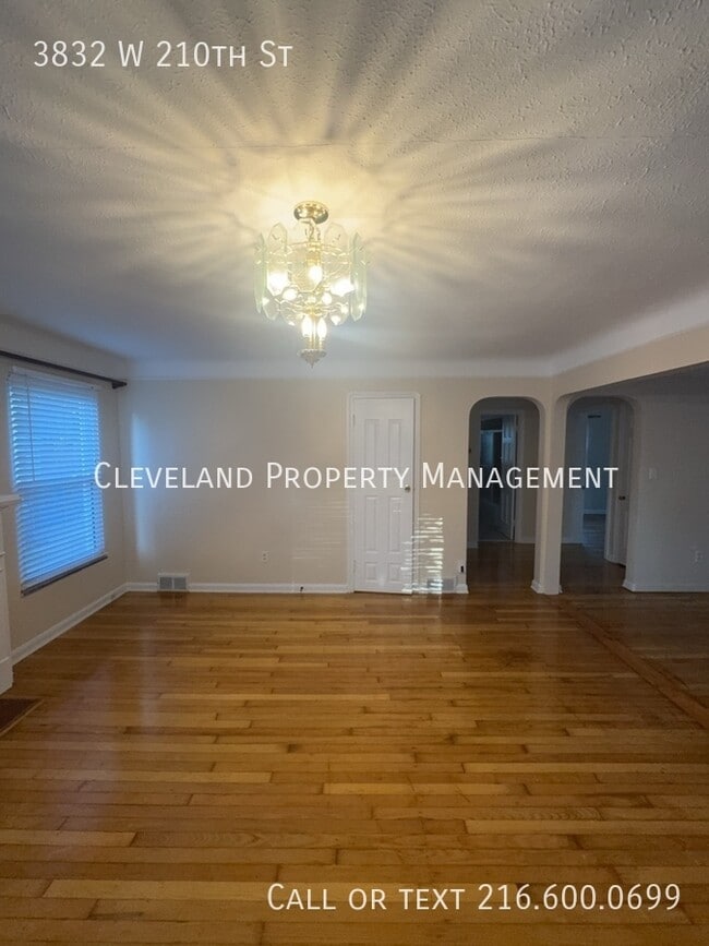 Building Photo - 3832 W 210th St