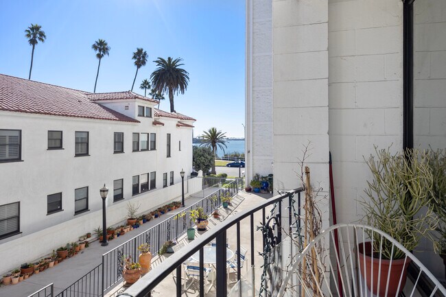 Building Photo - 2601 E Ocean Blvd