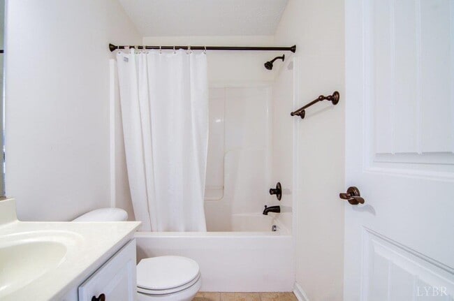 Foto del edificio - 111 Old Tavern Cir