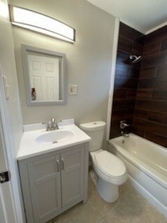 Building Photo - 809 Glengarry Dr