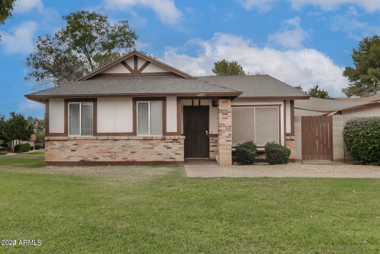 Foto principal - 5135 E Evergreen St