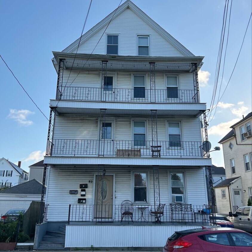 82 Crapo St Unit 823, New Bedford, MA 02740 Room for Rent in New