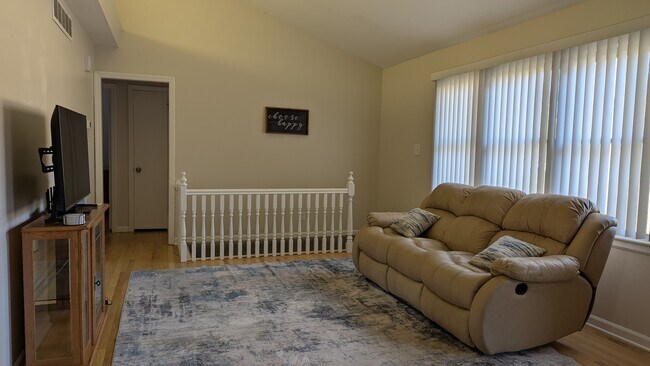 Foto del edificio - 7512 N Hemple Ave