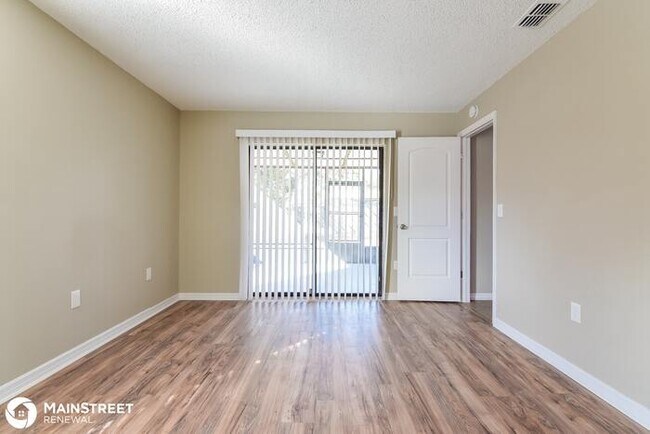 Foto del edificio - 8153 Philatelic Dr, Spring Hill, FL 34606