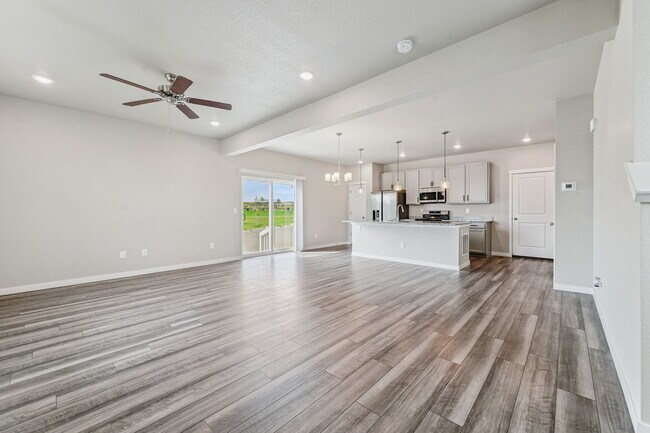 Foto del edificio - 8206 Turtle Lk Wy