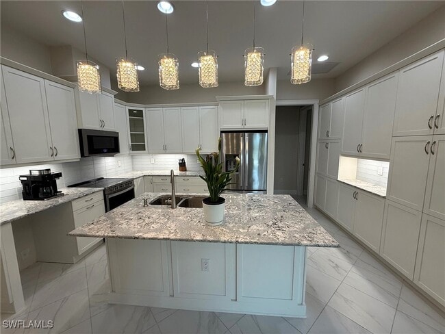 Building Photo - 6435 Negril Isle Dr