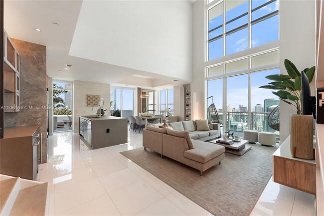Foto del edificio - 950 Brickell Bay Dr