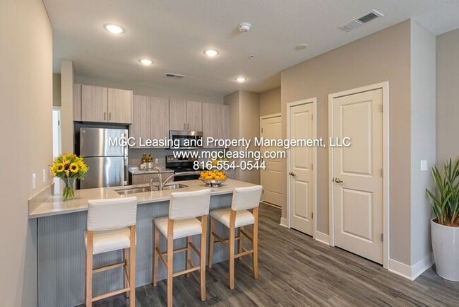 Building Photo - Modern Comfort Meets Everyday Convenience ...