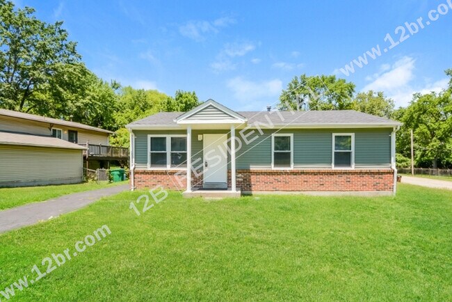 Building Photo - Amazing 3-Bed 1-Bath Home in Ferguson with...