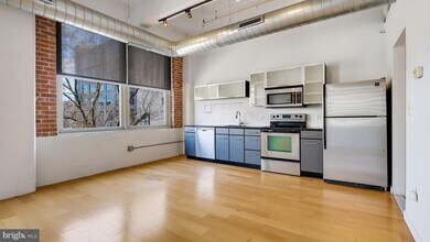 Building Photo - 444 N 4th St