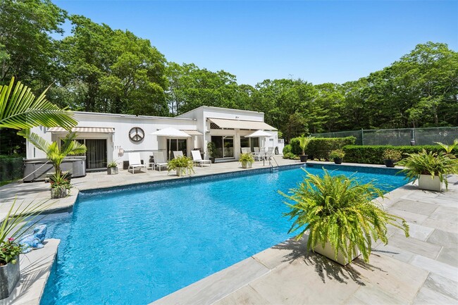 Foto del edificio - 15 Blueberry Ln