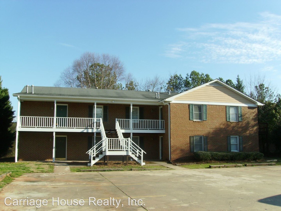 Primary Photo - 3 br, 2 bath Apartment - 135 Barrington Drive