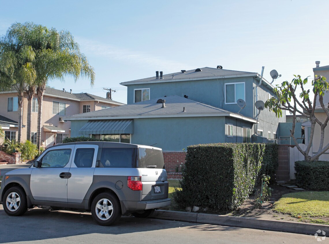 Foto principal - 10026 Wiley Burke Ave