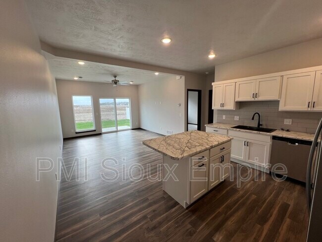 Building Photo - 3405 CHALICE Pl