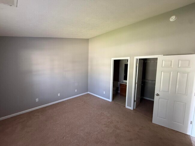 Building Photo - 2477 Rockaway Pl