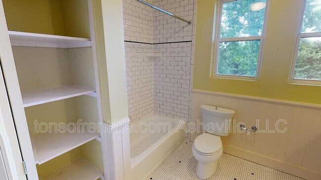 Building Photo - 1316 Hyman Ave