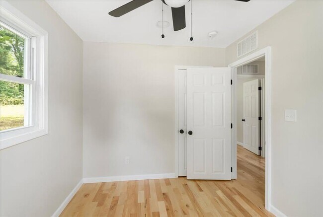 Foto del edificio - 2806 Forge Hill Rd