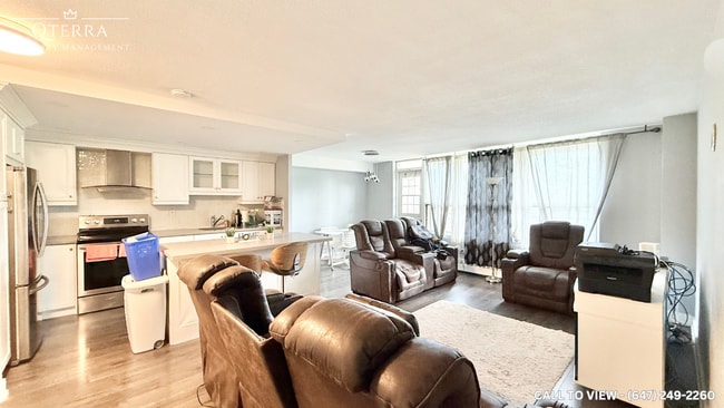 Building Photo - 3120 Kirwin Av
