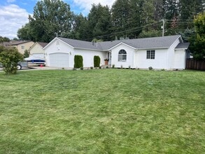 Building Photo - 8448 N Parkside Dr