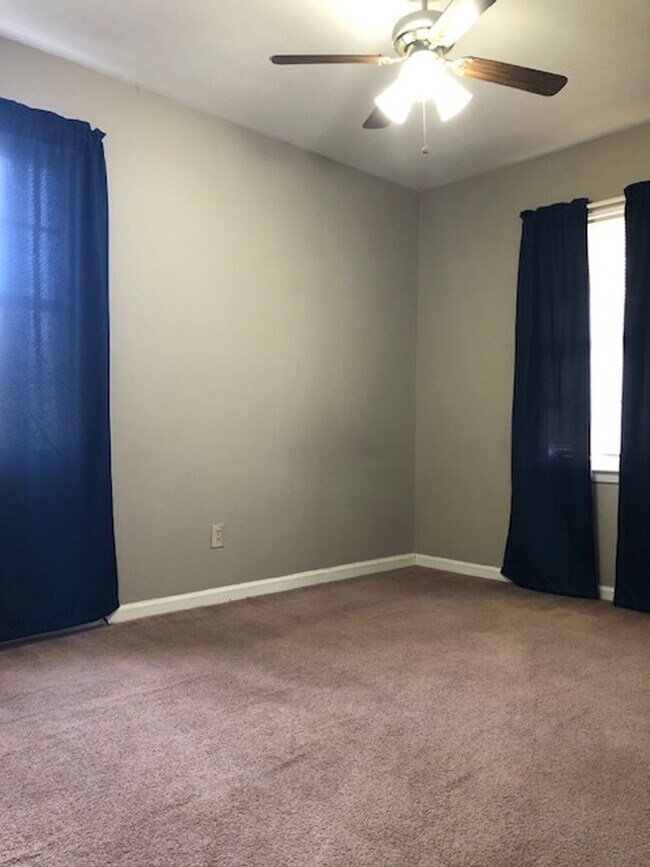 Building Photo - 6323 Catalina Dr