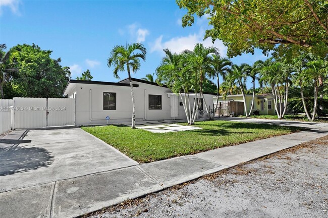 Foto del edificio - 13840 NW 5th Ct