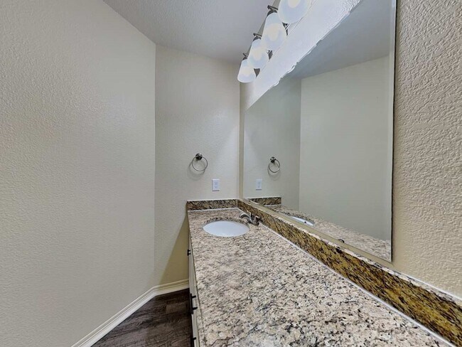 Foto del edificio - 6002 Lone Prairie Way